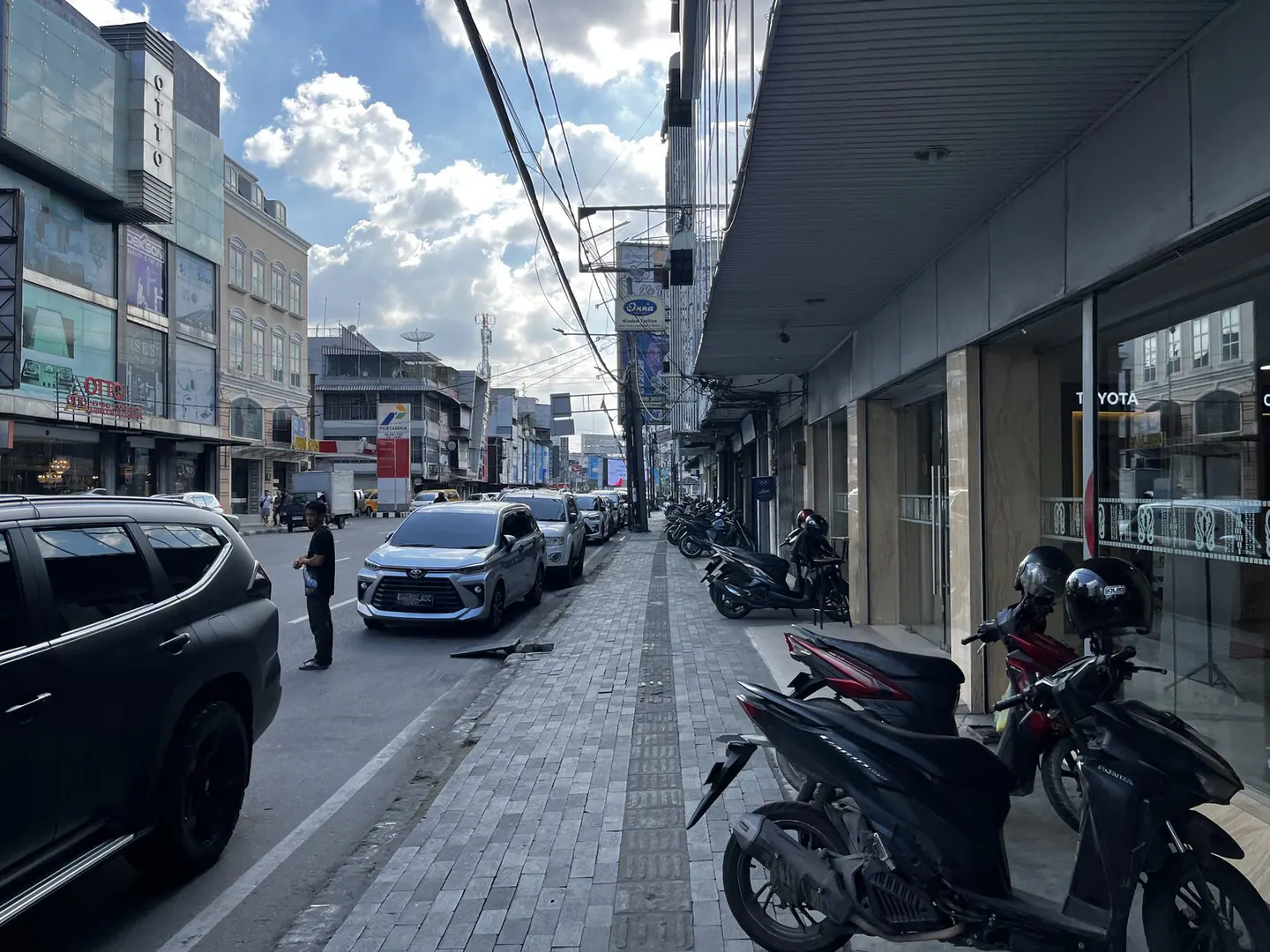 Pertokoan Jl. Gatot Subroto, thumbnail 3