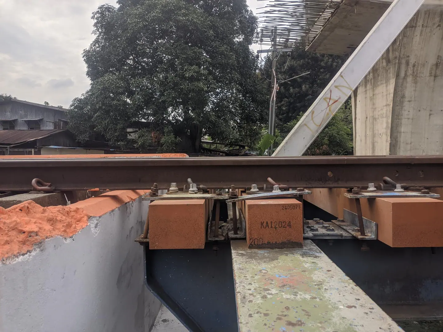 Jembatan Kereta Api, thumbnail 4