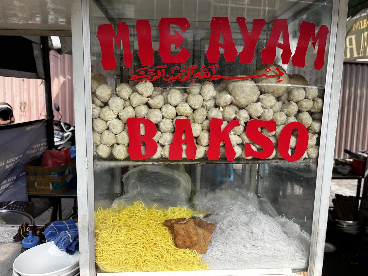 Bakso dan Nasi Goreng Moro Seneng