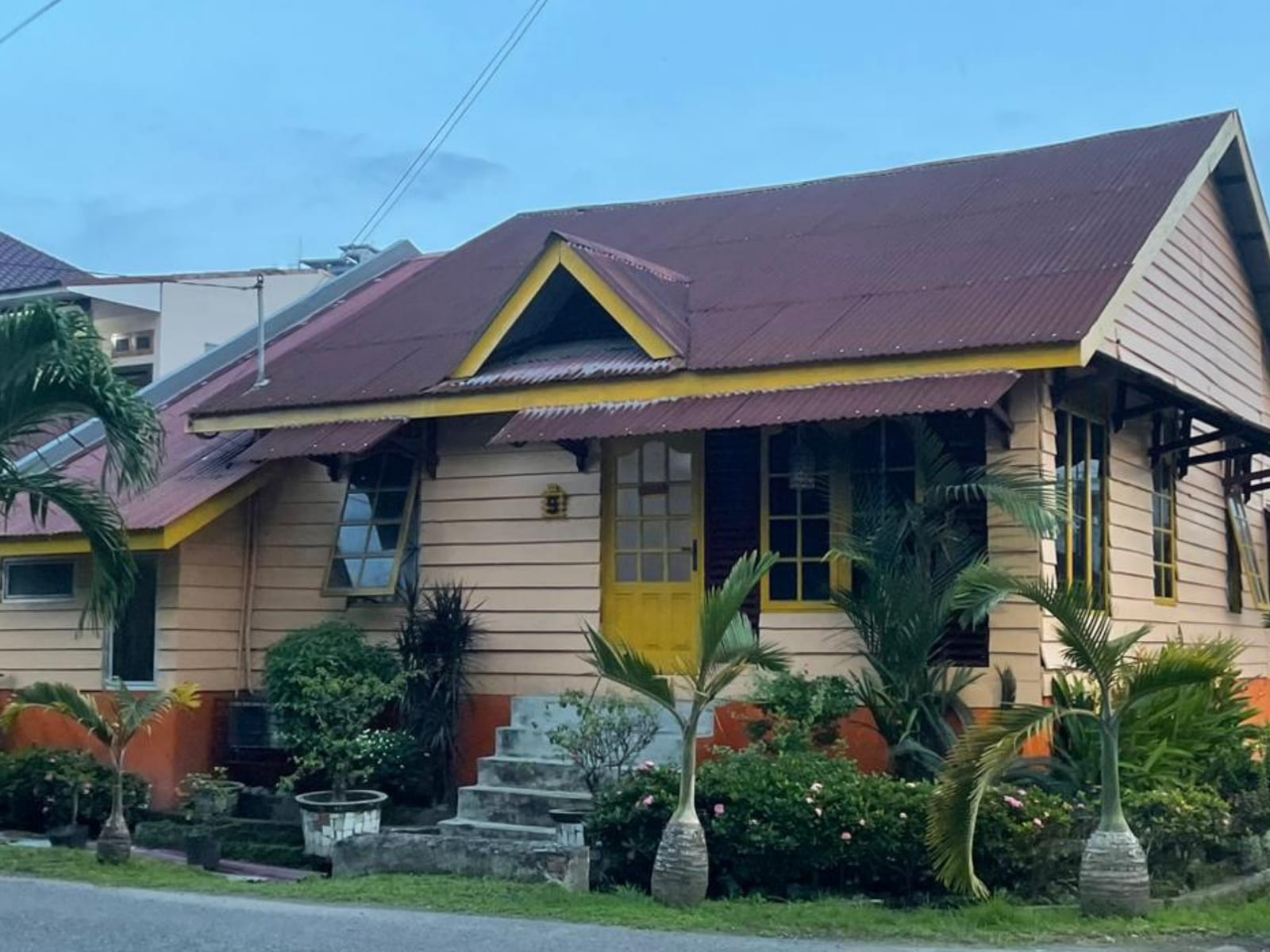 Rumah Panggung Jl. Pala — 1