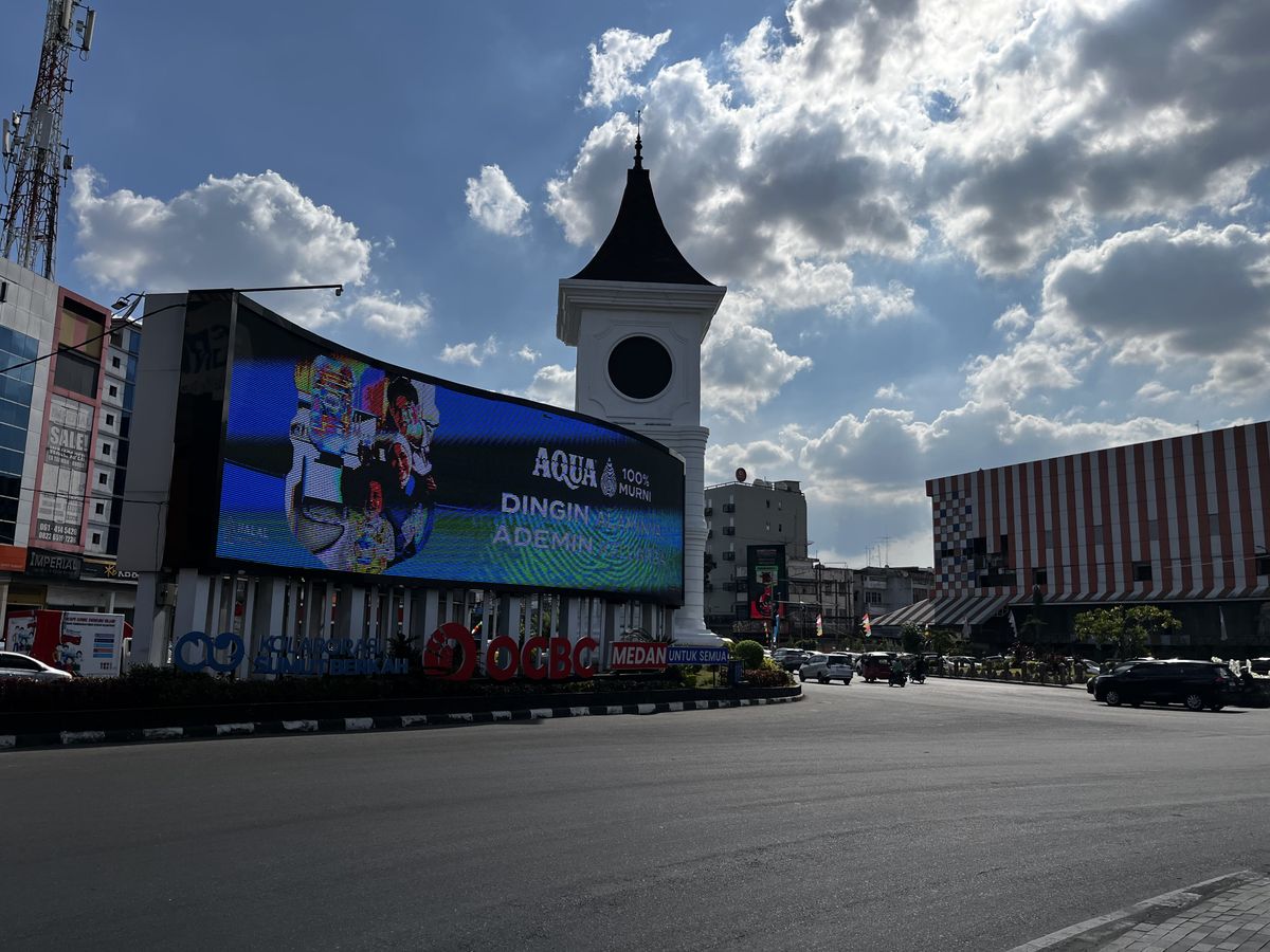 Tugu Jl. Gatot Subroto